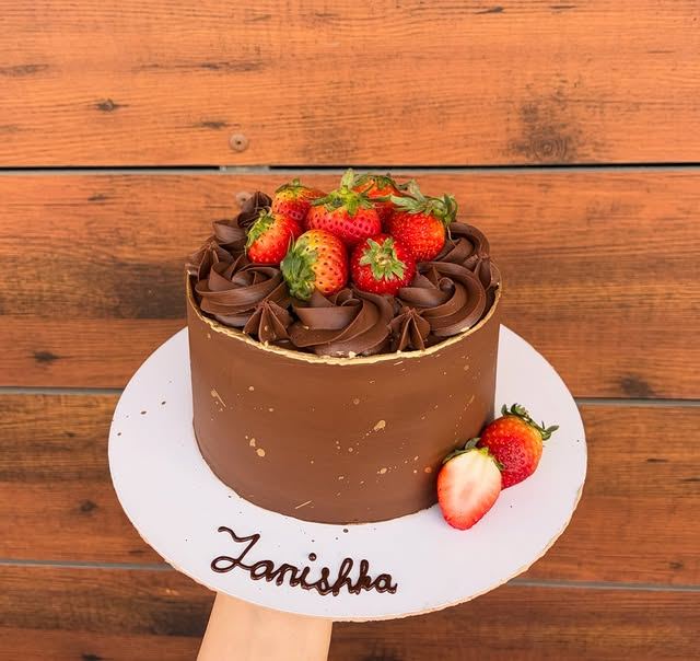 Chocolate strawberry cake